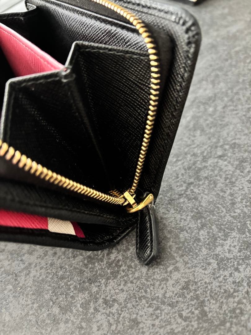 ✨極美品✨ PRADA 二つ折り財布 サフィアーノレザー バイカラー ピンク 黒