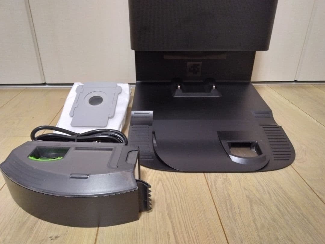 【使用半年】ルンバij用クリーンベース&専用ダストボックス、新品紙パックセット