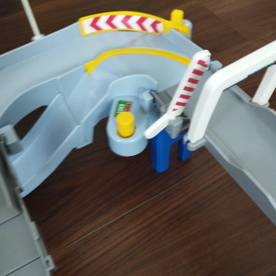 コースがのび〜る！2WAYにぎやか高速どうろ　ツインコースやまみちドライブ