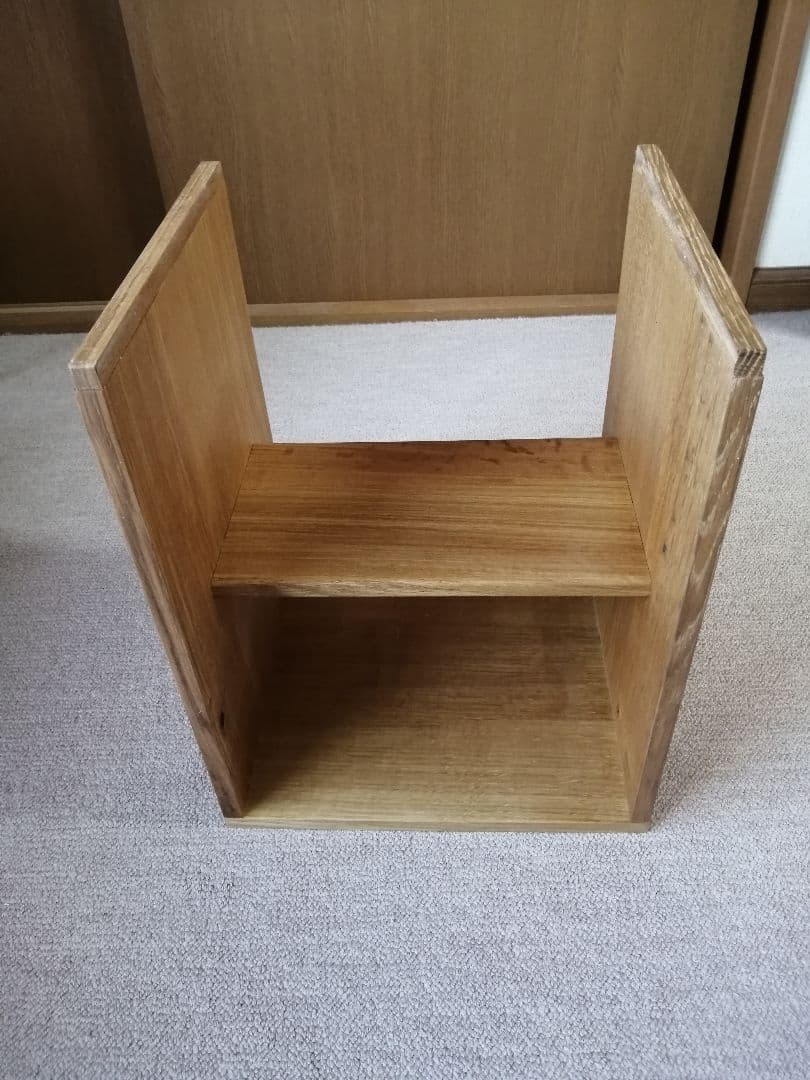 サイド・テーブル、スツール