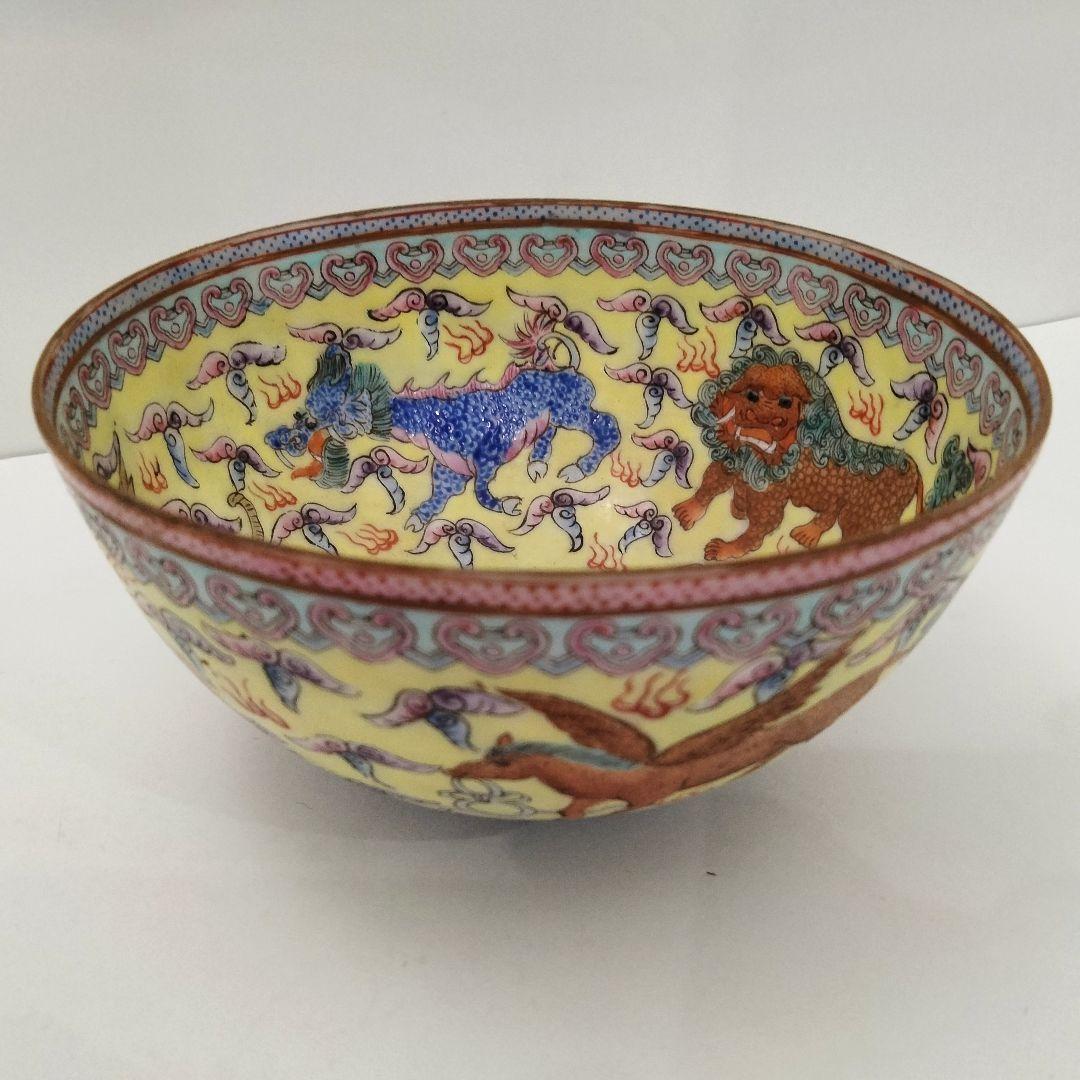 W318-1 清代 乾隆年製 中国古玩 粉砕四獣文鉢 薄造り 粉彩花文茶碗