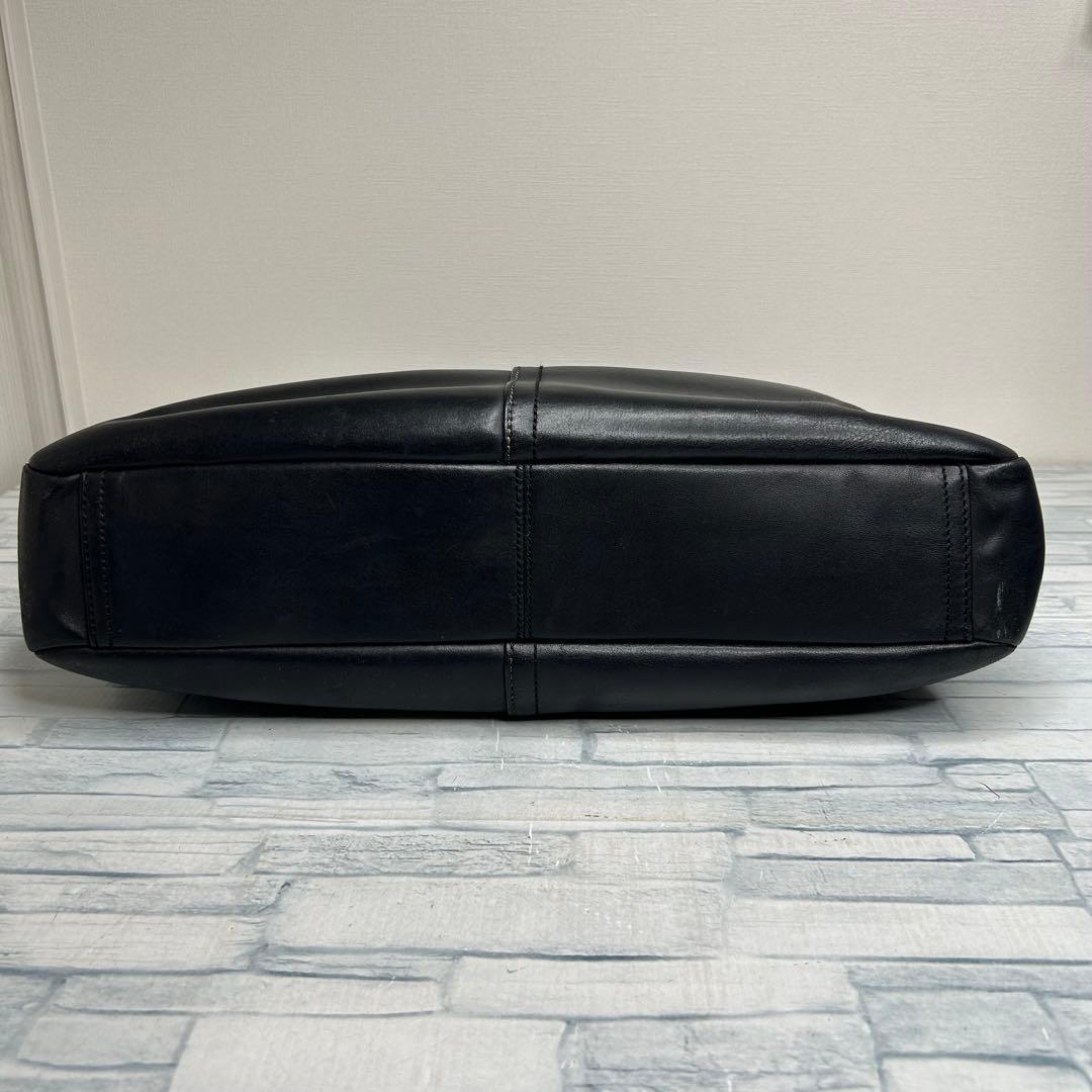 ヨッシー　55 美品　COACH コーチ ショルダーバッグ　ビジネスバック