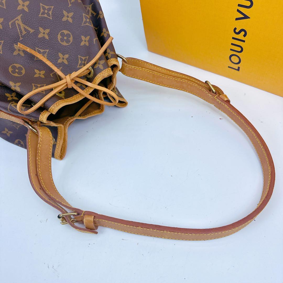 ルイヴィトン　モノグラム　巾着　ショルダーバッグ　プチノエ