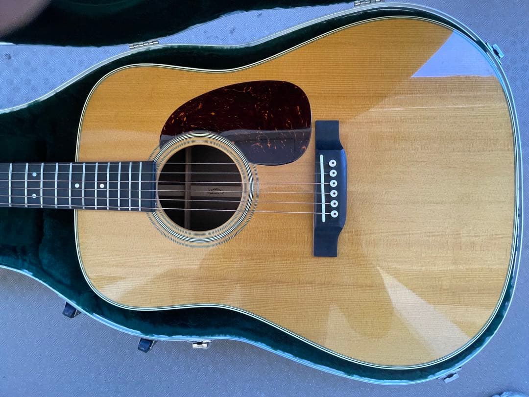 Martin D-28 、2020年製、スタンダード、美品。