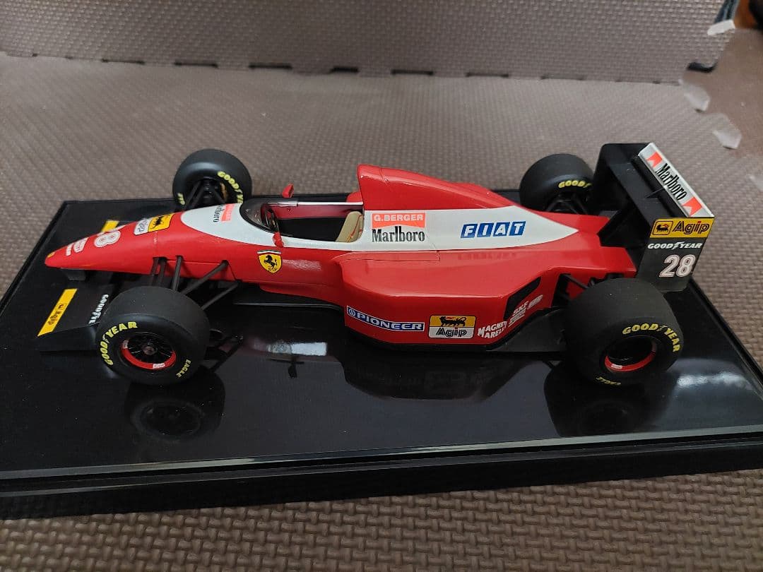 1/18 フェラーリ F93A #28　G.ベルガー Marlboroロゴ仕様
