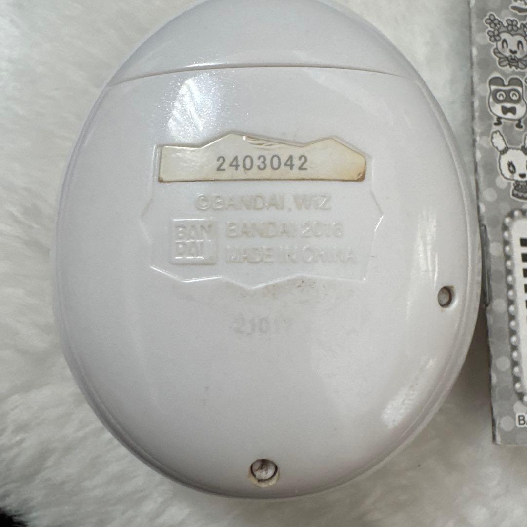 Tamagotchi 20th Anniversary たまごっち mix 白