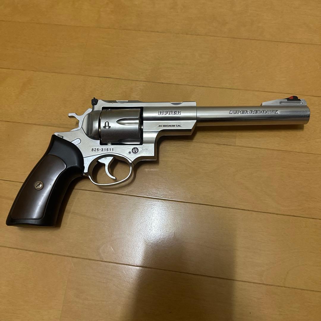 SUPER REDHAWK 44MAGNUMエアガン シルバー/ブラック　18才