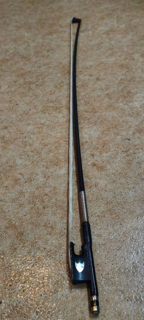 1900年代ドイツマルクノイキルヘントバイオリン 弓 4/4 盾型MOP ​