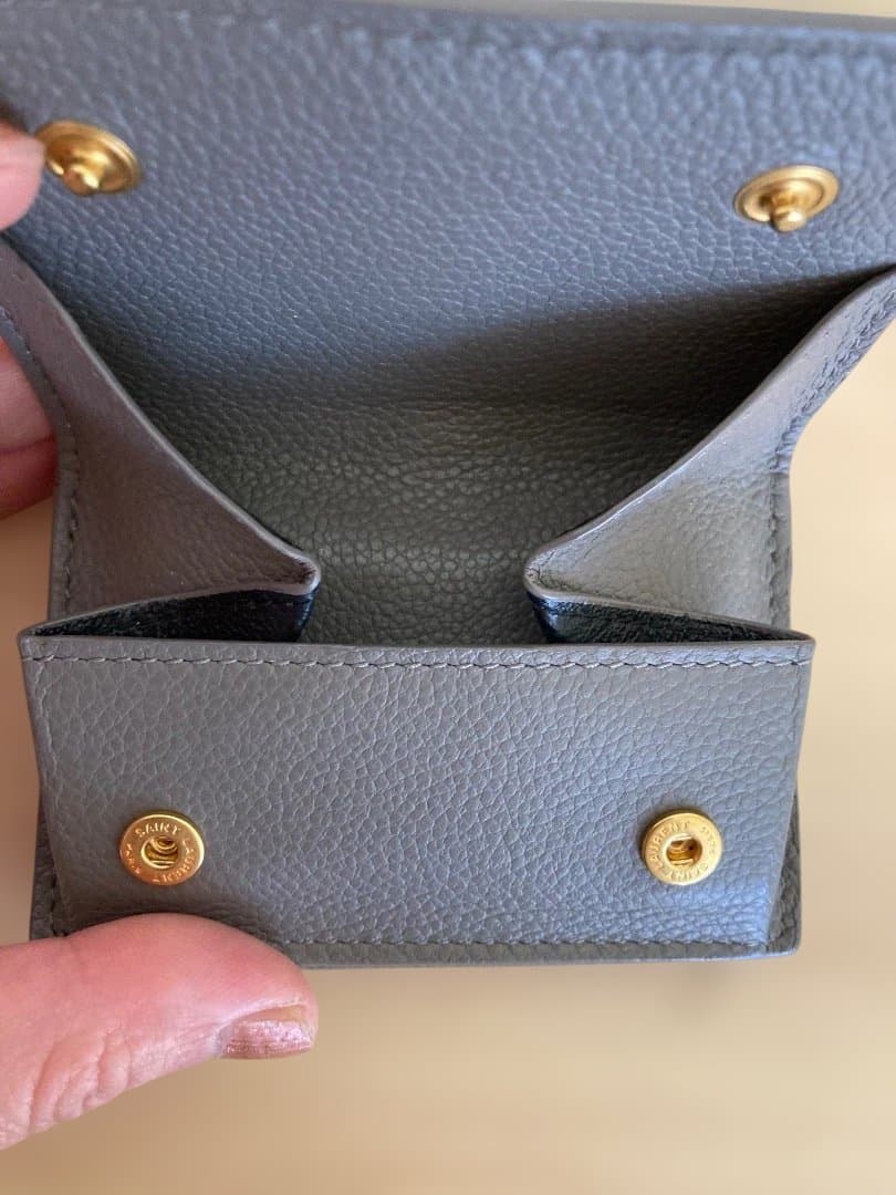 正規品SAINT LAURENT グレー財布　美品❣️本日削除‼️
