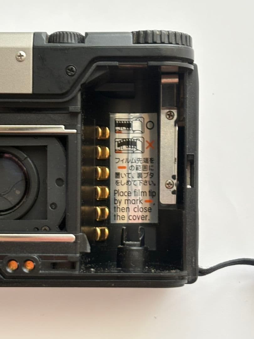 CONTAX T3 コンパクトフィルムカメラ　チタンシルバー