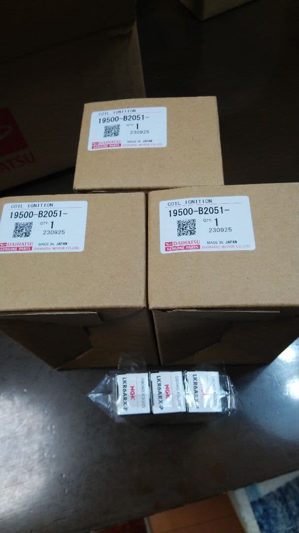 ダイハツ純正、イグニッションコイル　プラグセット
