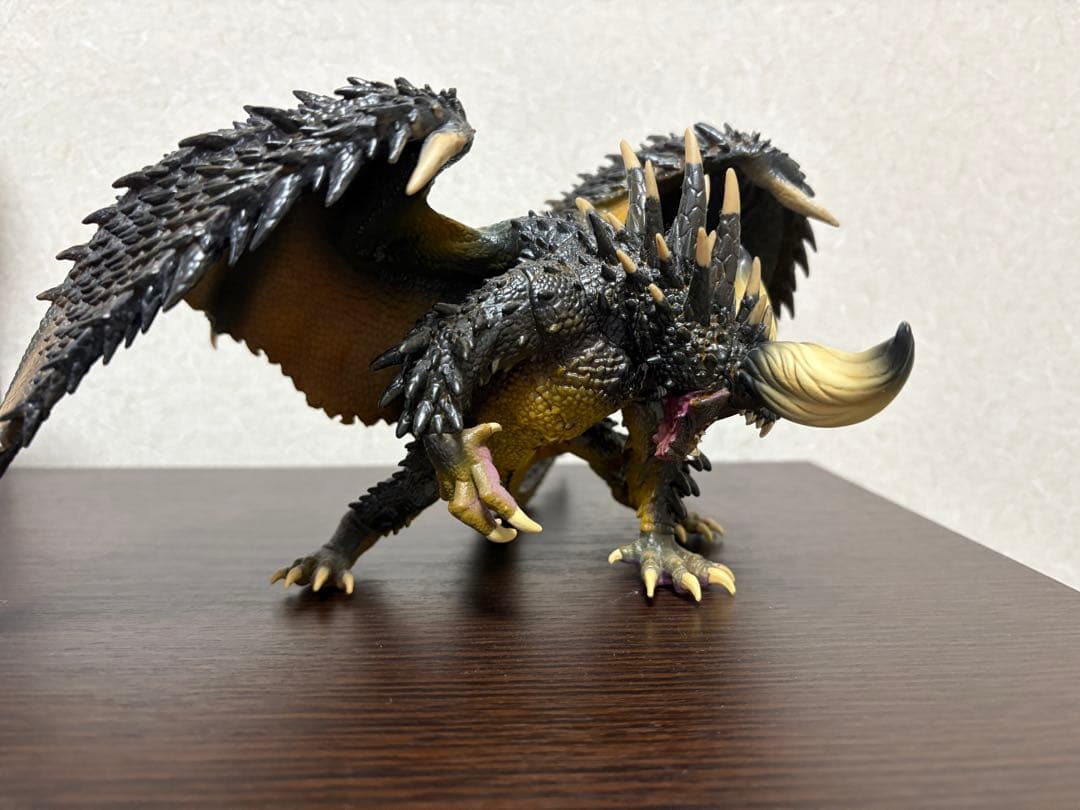 モンスターハンター ネルギガンテ イヴェルカーナ リオレウス フィギュア