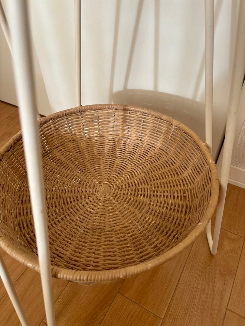 イデ― IDEE WALLABY SIDE TABLE White