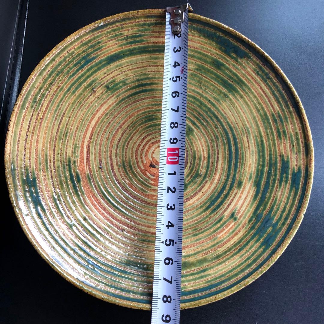 古美術◆蔵から波紋のような紋様の美しい、深い緑色の平たい皿が出て来ました。