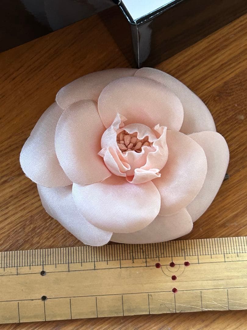 CHANEL シャネル　ピンクフラワー　カメリア コサージュ 箱付き　ビンテージ