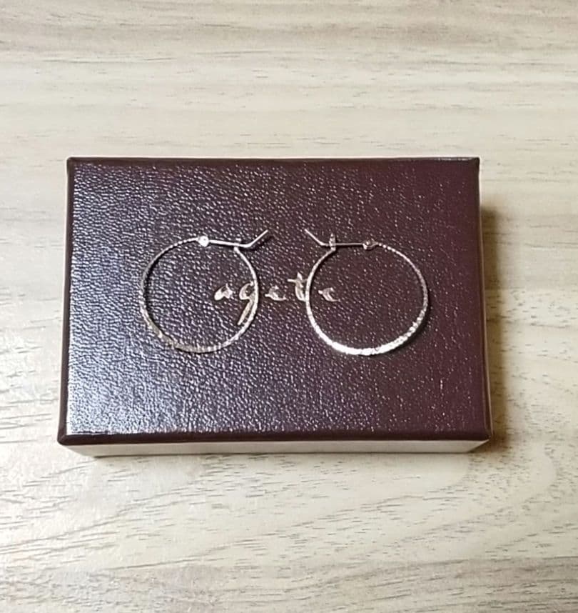 完売品　agete　アガット 10k　ひねりフープピアス　2.4cm