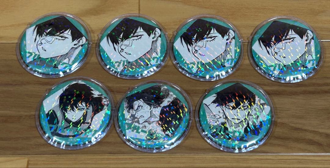 ブルーロック　ホログラム缶バッジ　糸師凛　むにゅぐるみパティオ (中国再販分)