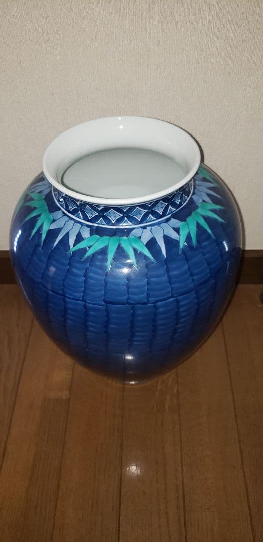 青色の竹模様陶器花瓶