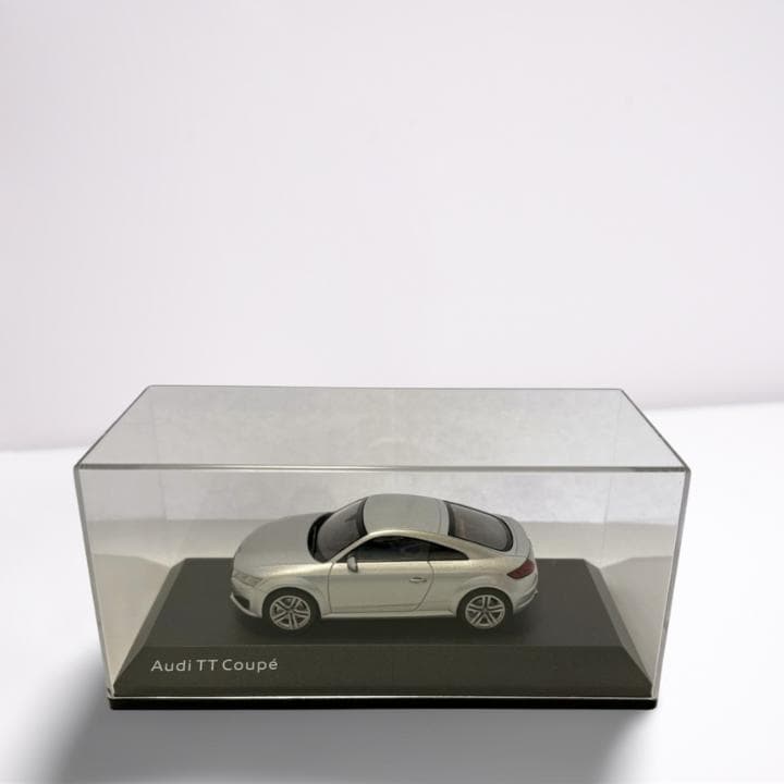 【新品】Audi TT Coupé ミニカー シルバー 1:43