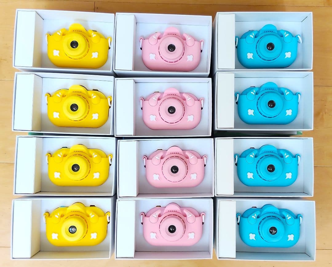 ダブルレンズ　キッズカメラ 　３色12個セット
