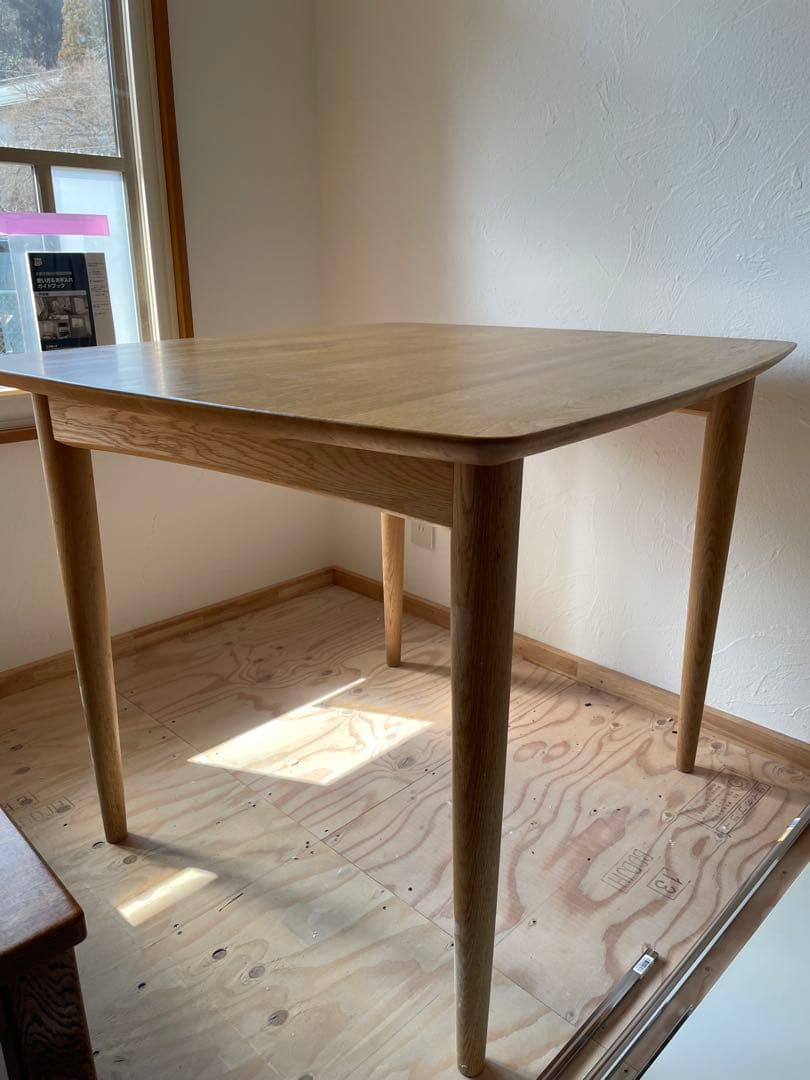 【飛騨高山　オークヴィレッジ】 ダイニングテーブル　Swallow