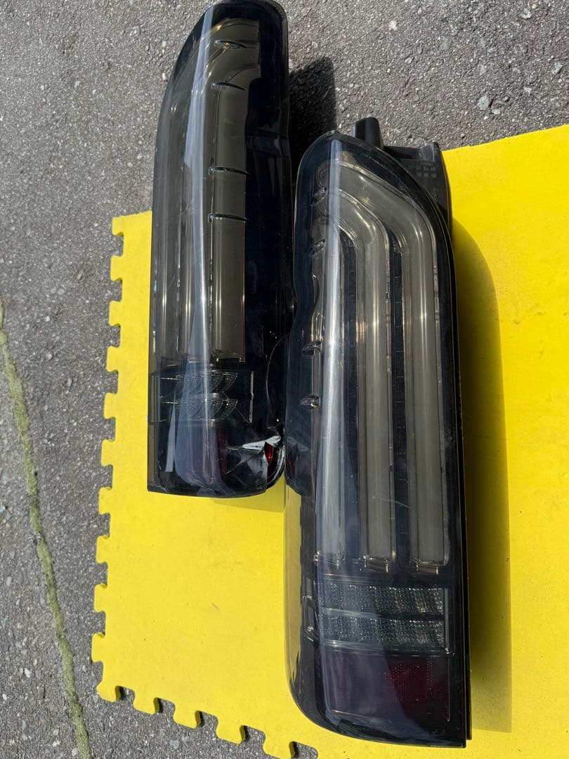 TOYOTA HIACE ULTRA Z LEDテールランプ ハイエース