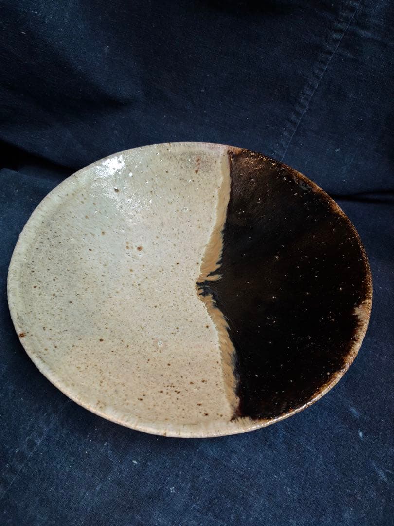 岩谷窯　山本教行　皿2枚　直径24センチ×高さ4.8センチ