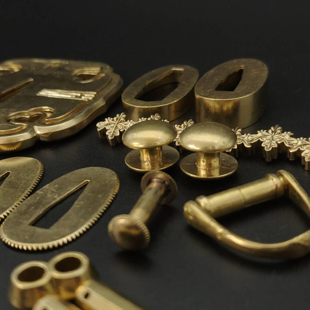 太刀金具　太刀拵　五三の桐　刀鍔目貫はばき切羽目釘鐺柄鞘　金具　金工品　刀剣美術