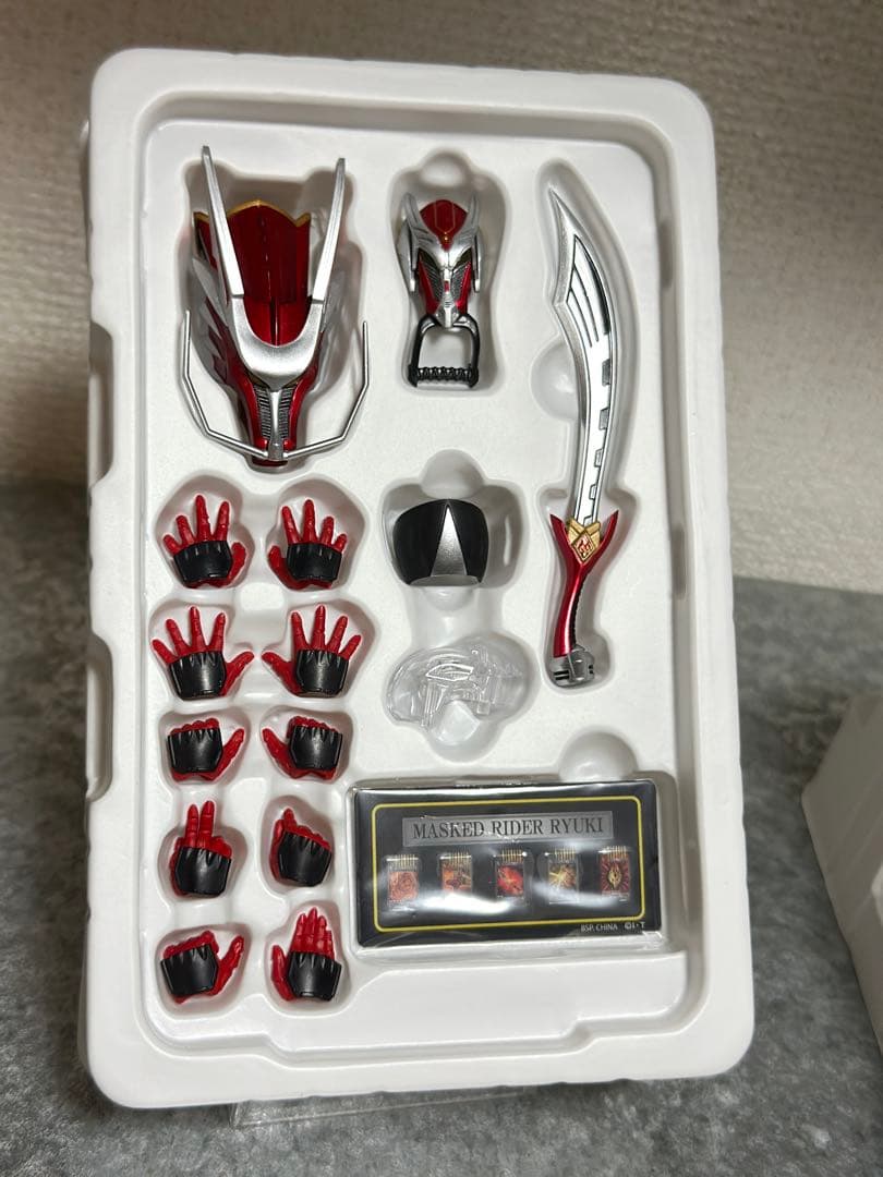 S.H.Figuarts 仮面ライダー龍騎　真骨彫製法　フィギュアーツ