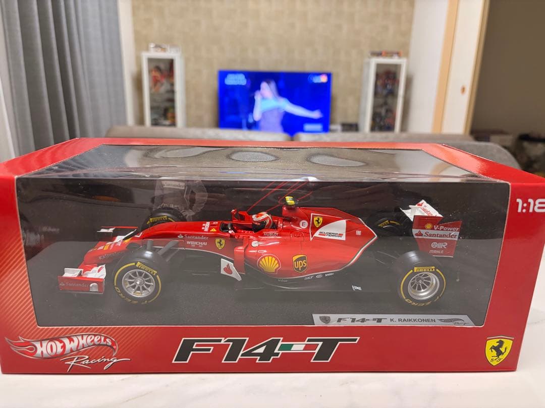 1/18 ホットウィール フェラーリ Ferrari F14T K.ライコネン