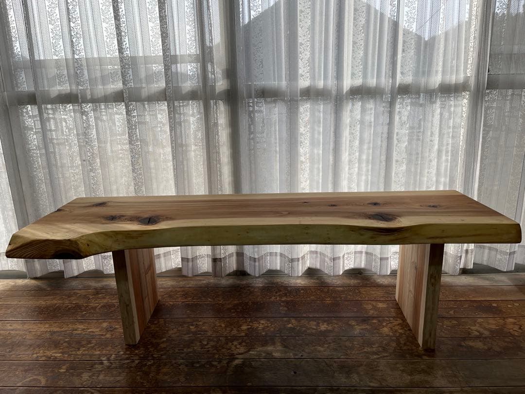 ⭐︎ にゃんべえ⭐︎ 杉　ローテーブル　無垢材　一枚板　テーブル　机