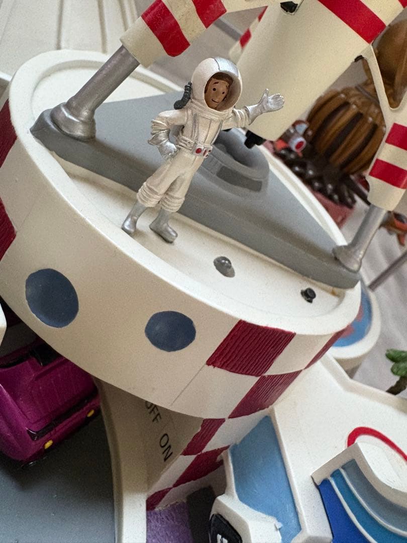 【マックス】ディズニー トゥモローランド ビッグフィギュア 限定150レア