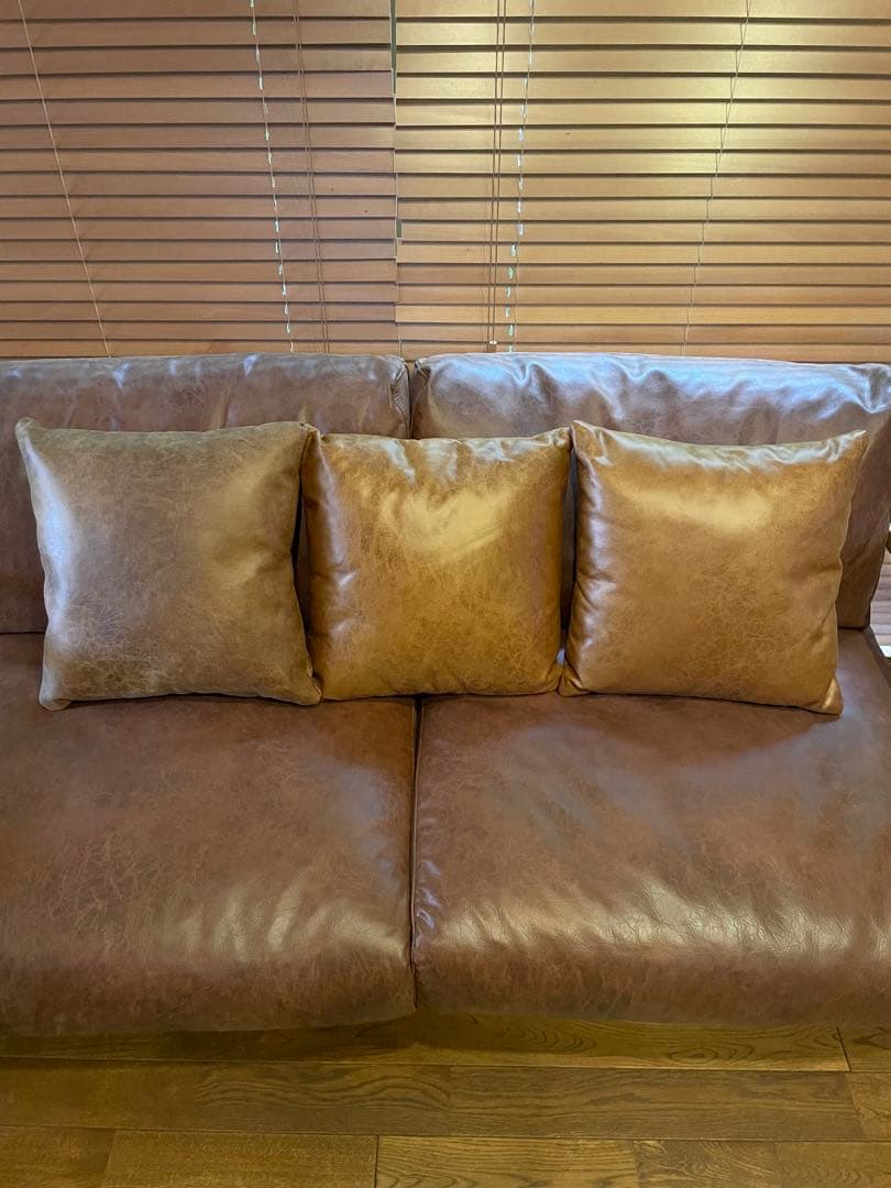 関家具　ノラ　ダーマ　2P ソファ　使用4ヶ月　スーパーレザーテックス　北欧