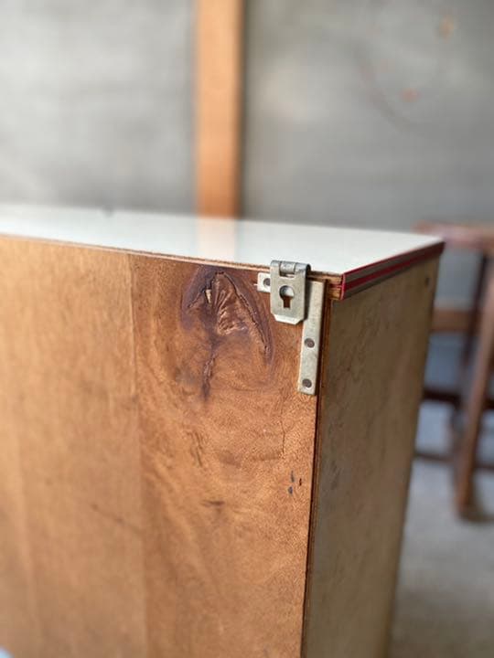 ビンテージ アールガラスの飾り棚