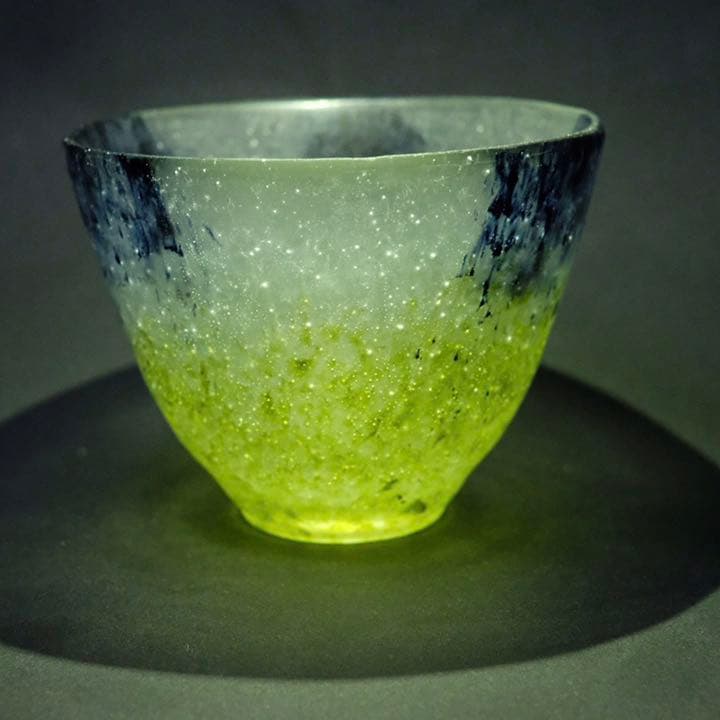 パート・ド・ヴェール　ガラスぐい呑　茶器　苔色　ガラス作家　佐伯泰典作