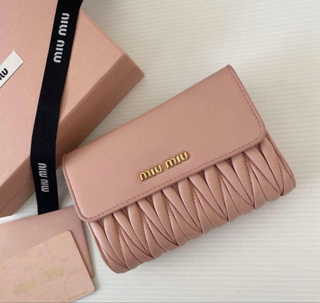 さ*ら様 【美品】miumiuミュウミュウマテラッセL字ファスナー折り財布