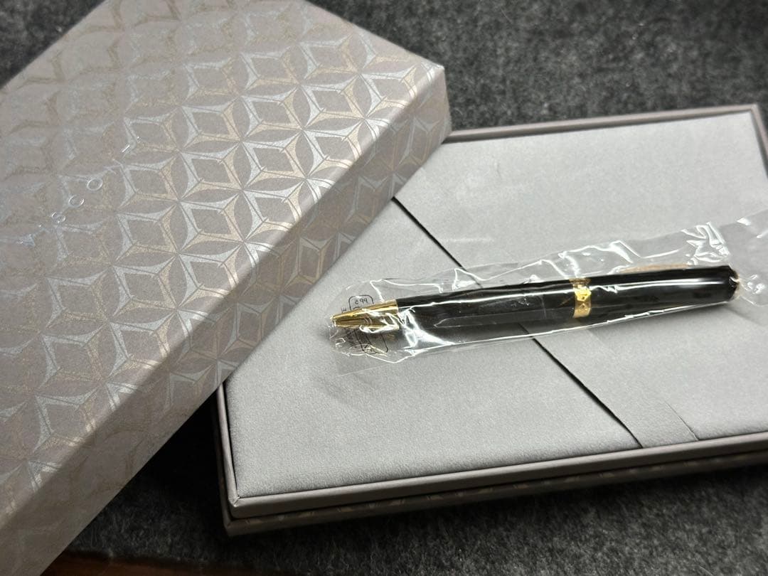 ビスコンティ　ボールペン　メディチ　ゴールデンブラック
