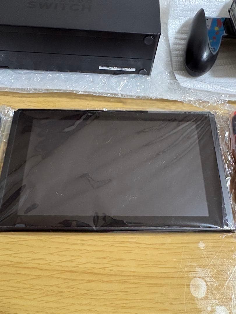 【Nintendo】Switch 本体　ネオンブルー/ネオンレッド