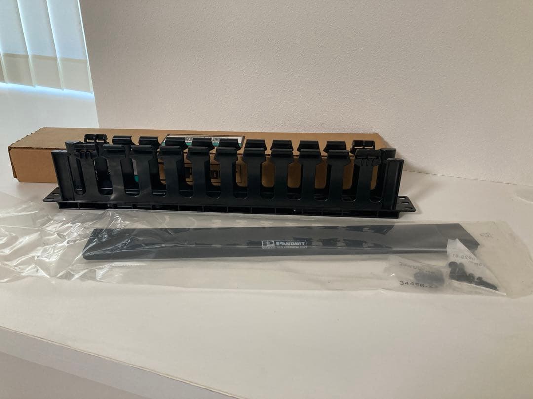 PANDUIT 　ケーブルマネージャー　ケーブル管理パネル
