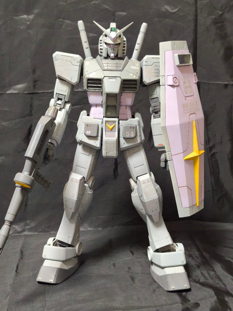 メガサイズ 1/48 RX-78-3 G3ガンダム 塗装済完成品　ビッグサイズ