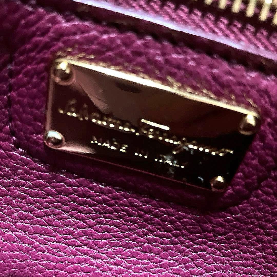 フェラガモ　イタリアンレザーハンドバッグ（バーガンディ）