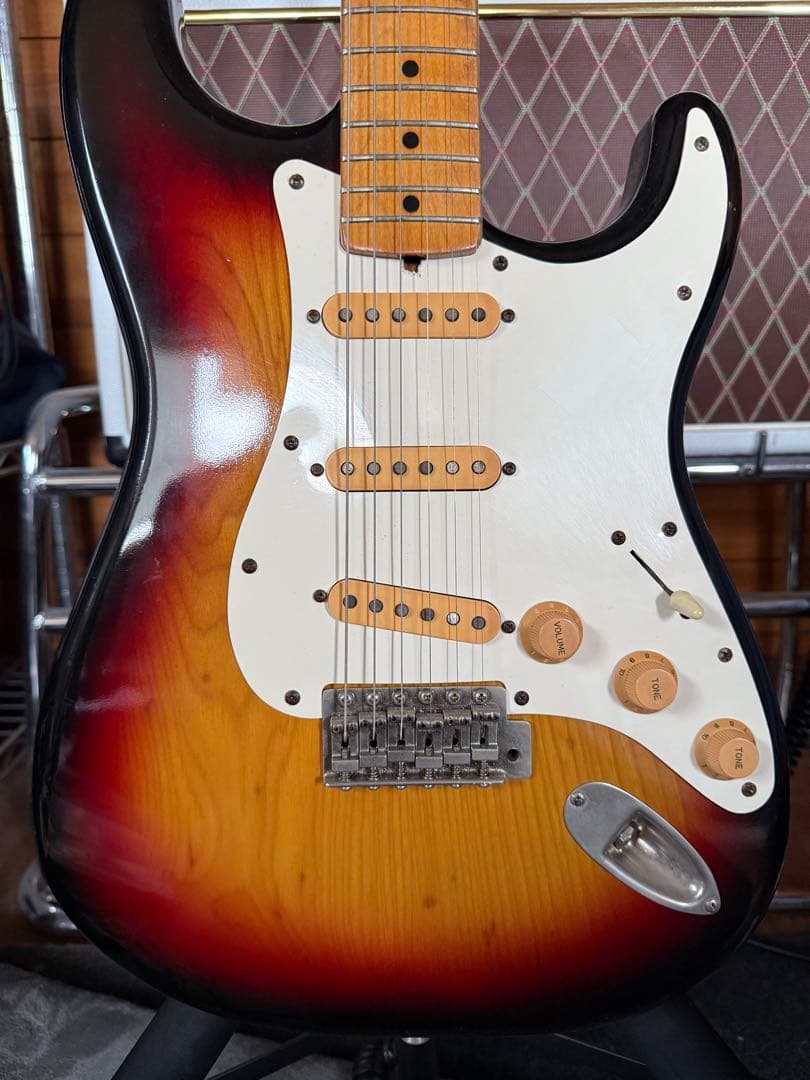 FERNANDES 石ロゴ　ストラトキャスターFST-60？