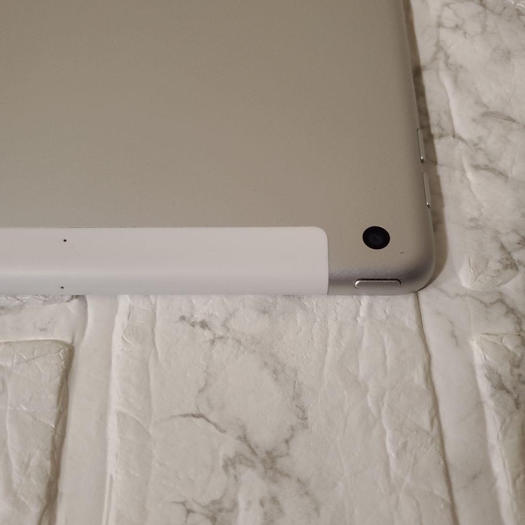 221 iPad 7世代 128GB SIMフリー シルバー