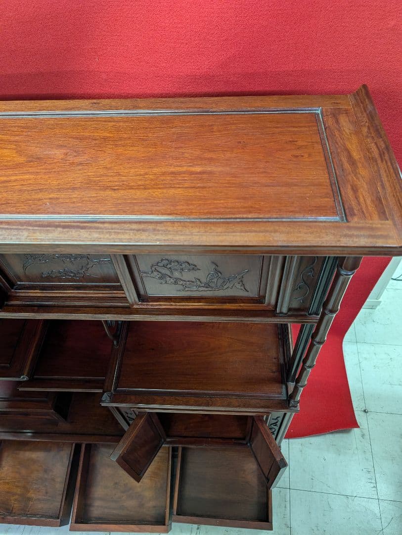 唐木 無垢材 高級 茶棚 花梨 茶箪笥 違い棚 総花梨 飾り棚 竹柄 花鳥彫刻