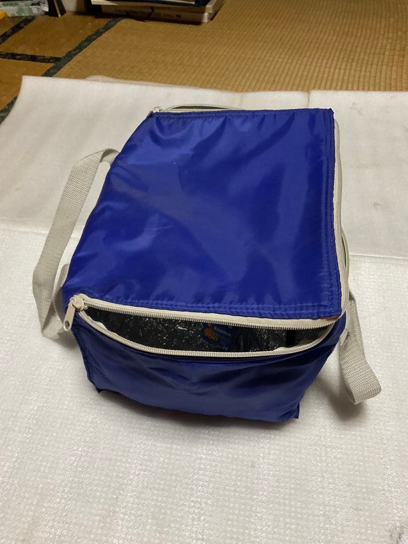 NIKOMAT・EL。一眼レフカメラ。ナショナルPE-32Sフラッシュ付き。