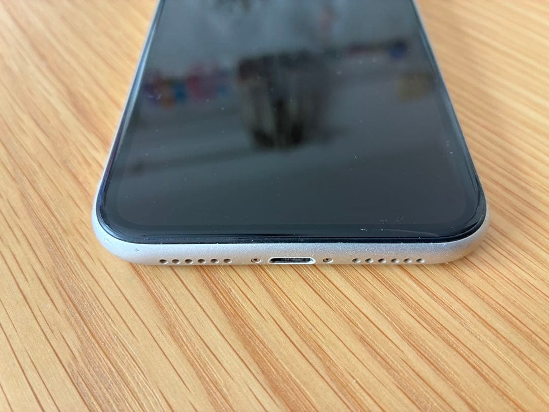 iphone11 ホワイト　64GB