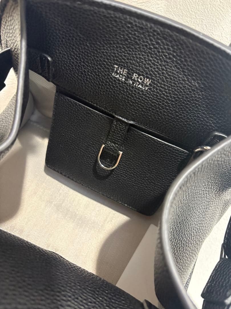 新品THE ROWロゴ付き バッグ ノベルティ マルゴー10 本革　黒