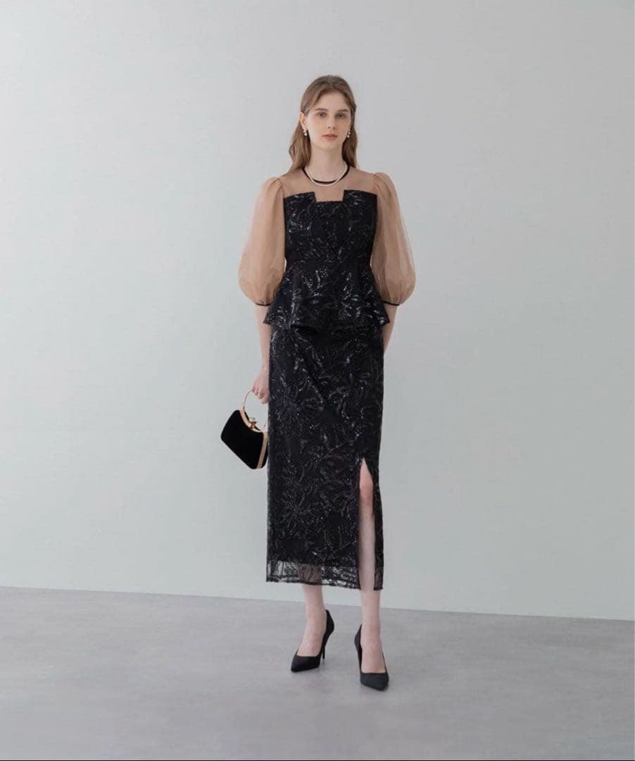 【K⭐︎】LEJAシアーパフスリーブぺプラムスパンコール花柄IラインドレスM