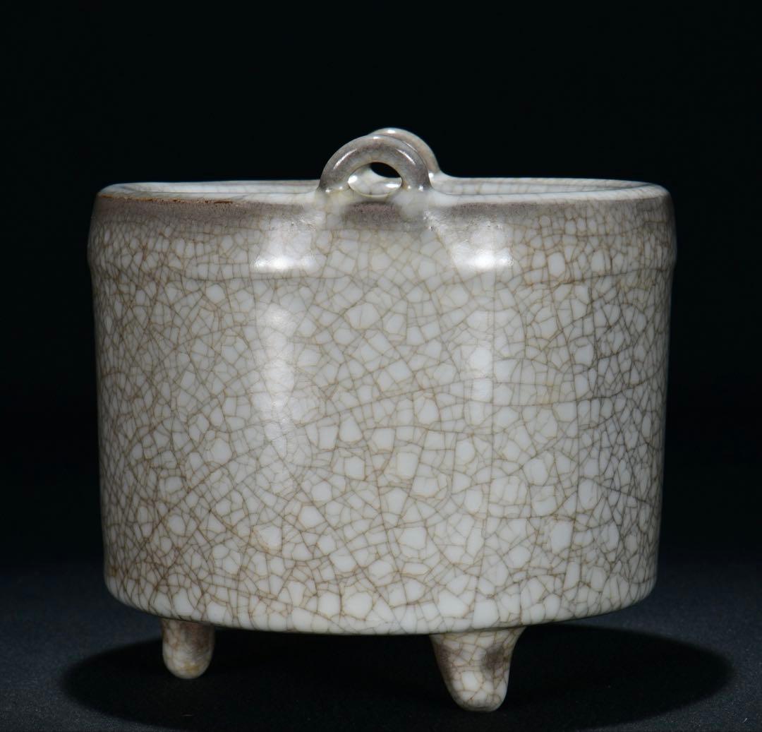 旧蔵　宋代 哥窑 青白釉 双耳三足炉 貫入美香炉・文房具置物