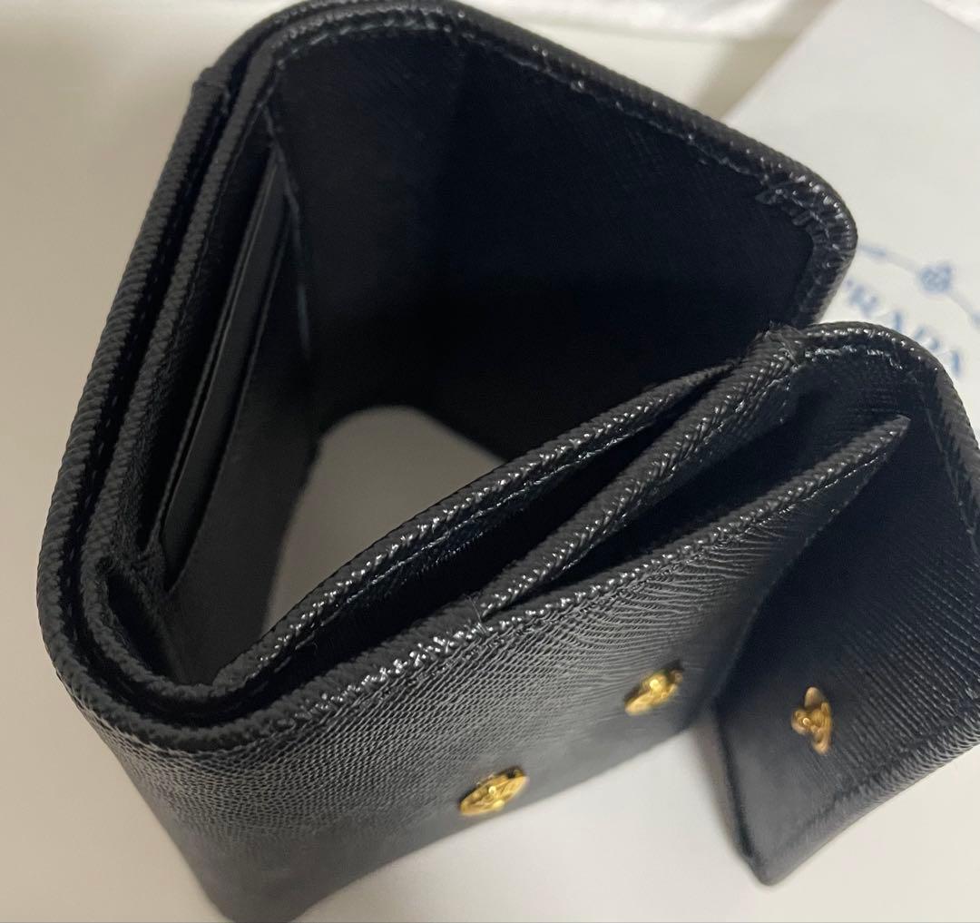 ブラックレザー 三つ折り財布